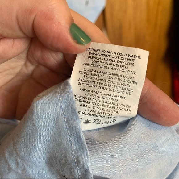 Molokai surf co. Men’s size medium short sleeve button down with shark print - Picture 10 of 11